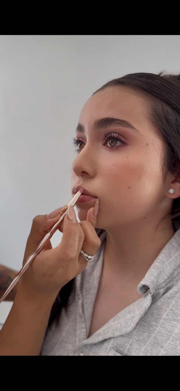 Técnicas de cejas y labios